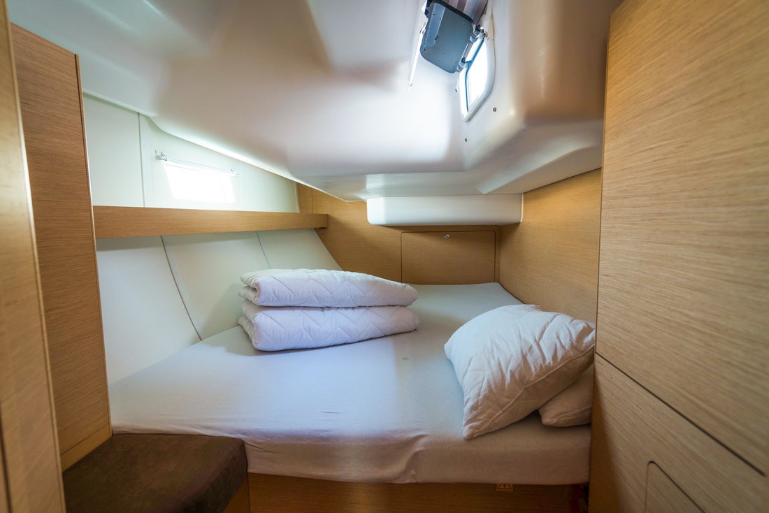 Elan Impression 45, Bine | Yacht Charter Croatia
