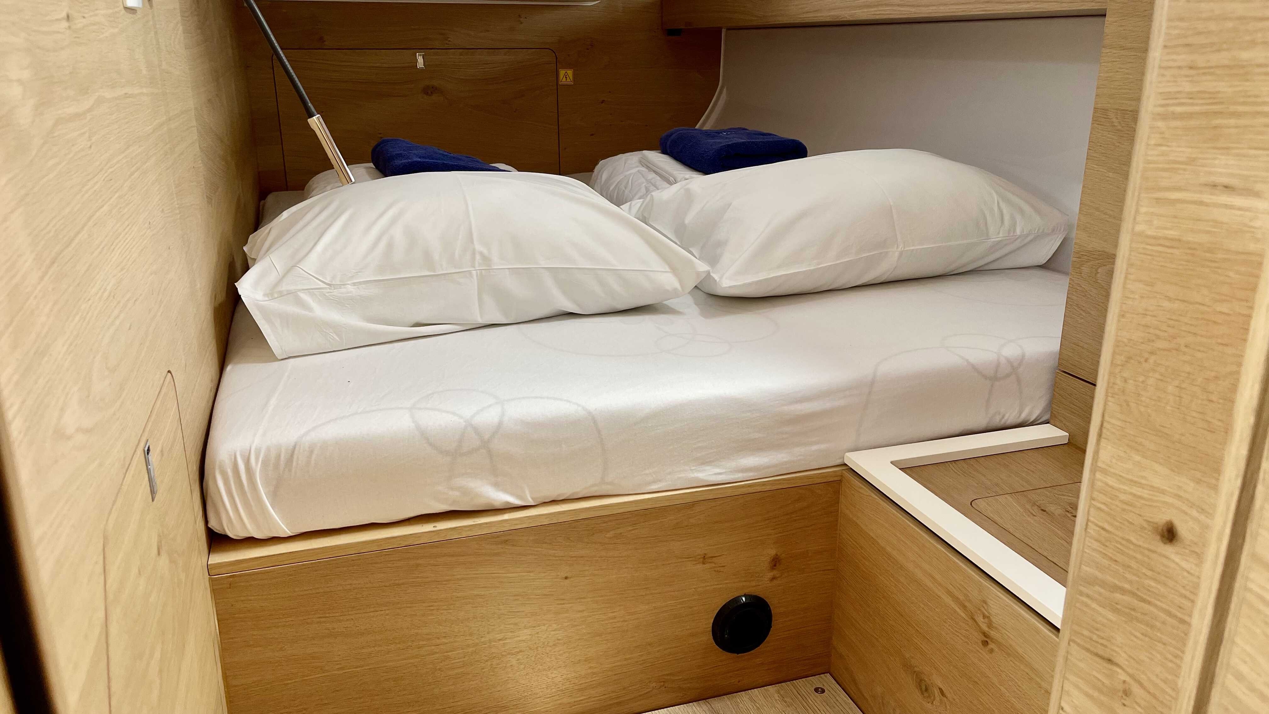 Elan Impression 45, Aurora | Yacht Charter Croatia