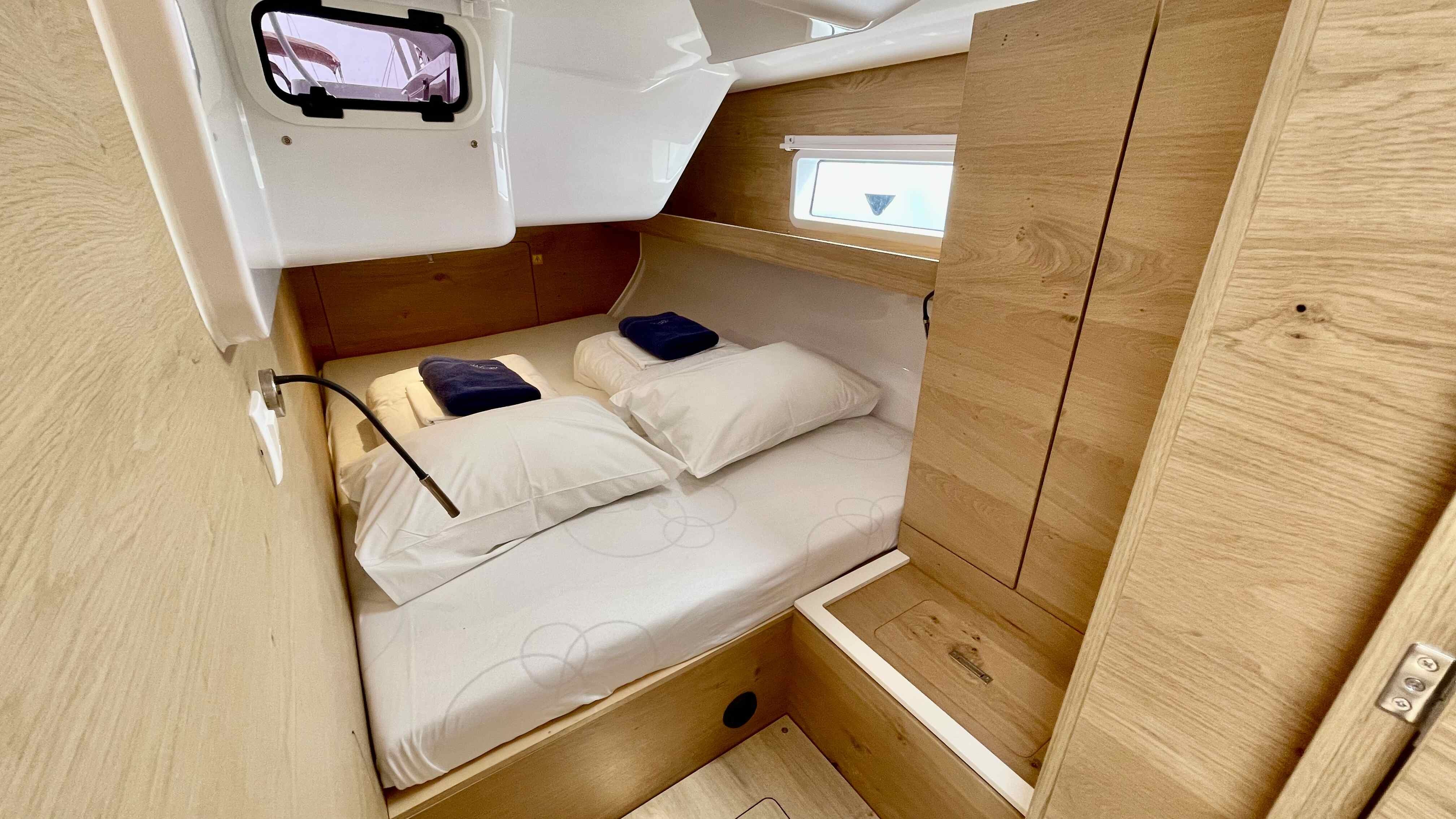 Elan Impression 45, Aurora | Yacht Charter Croatia