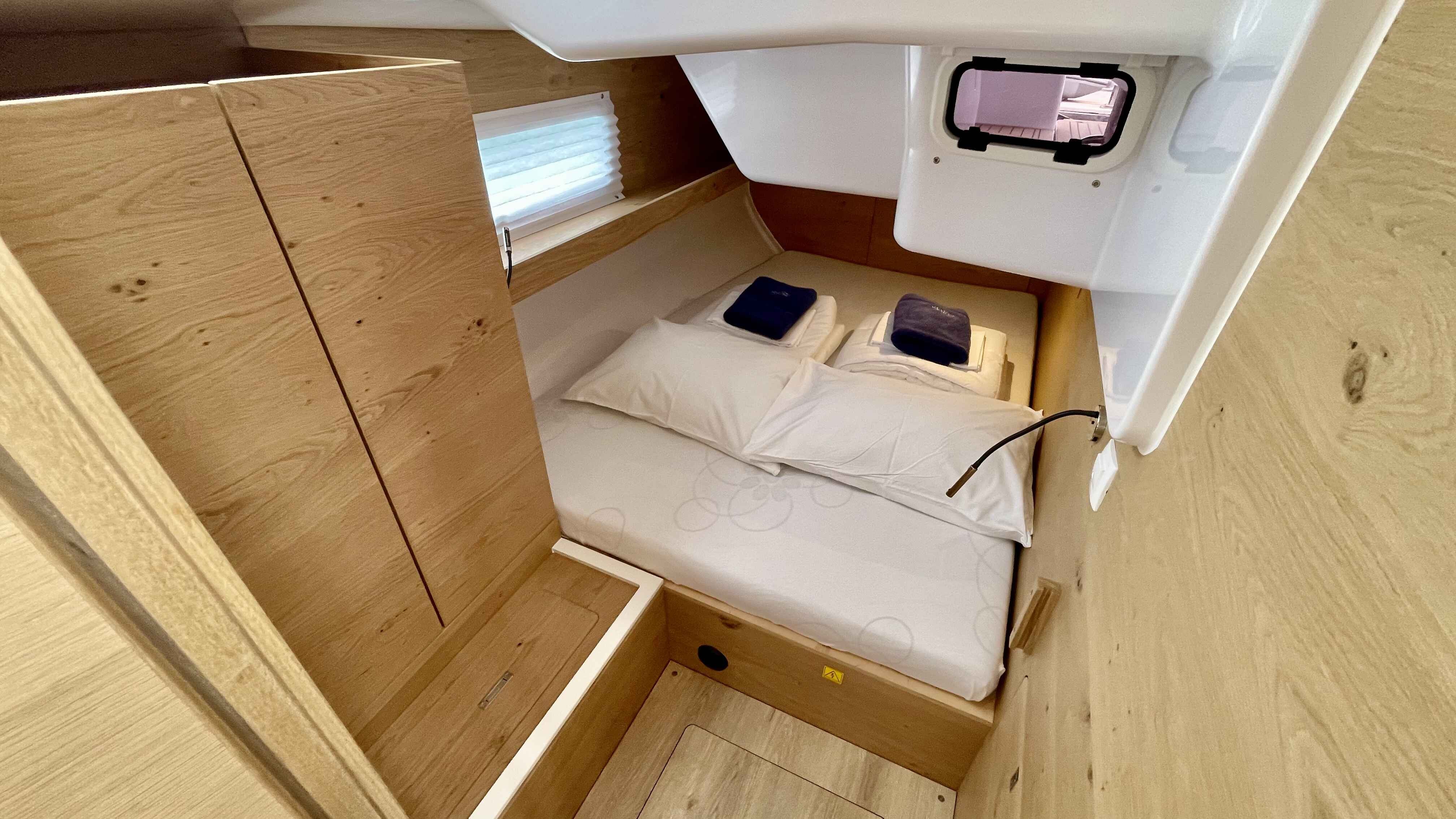 Elan Impression 45, Aurora | Yacht Charter Croatia