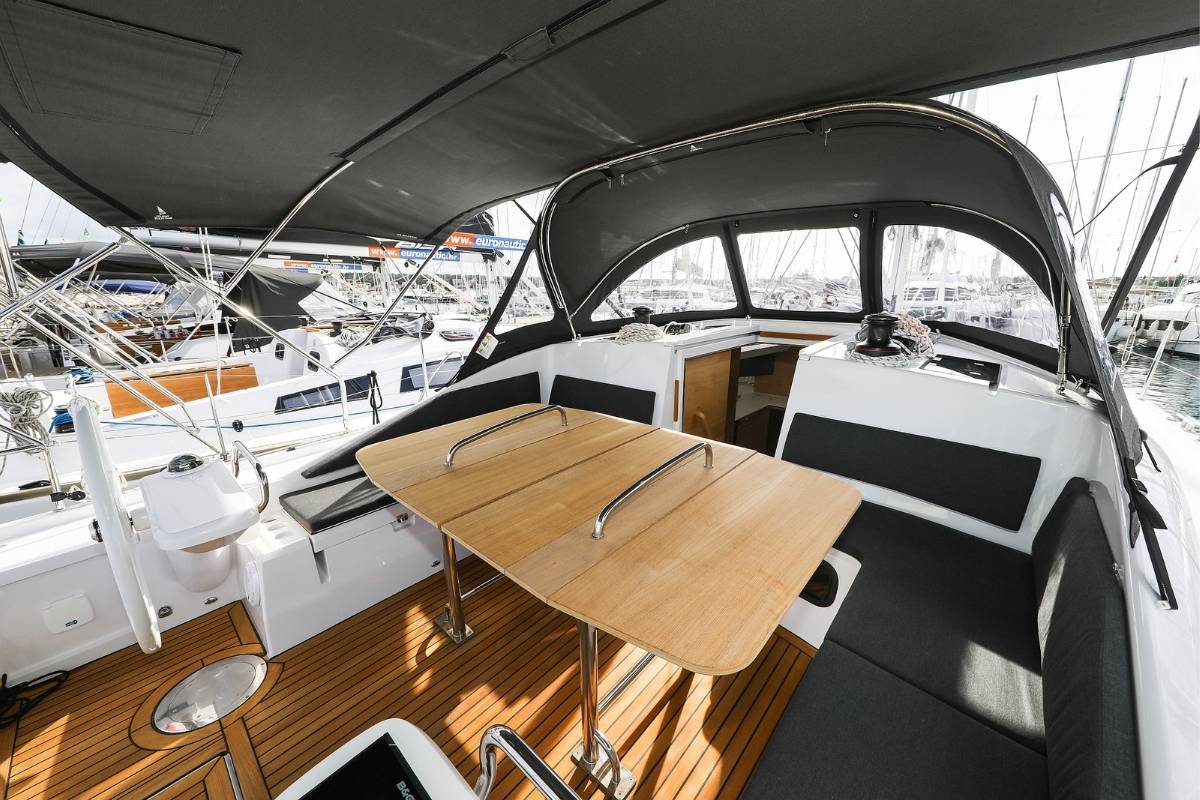 Elan Impression 45, Seppia | Yacht Charter Croatia