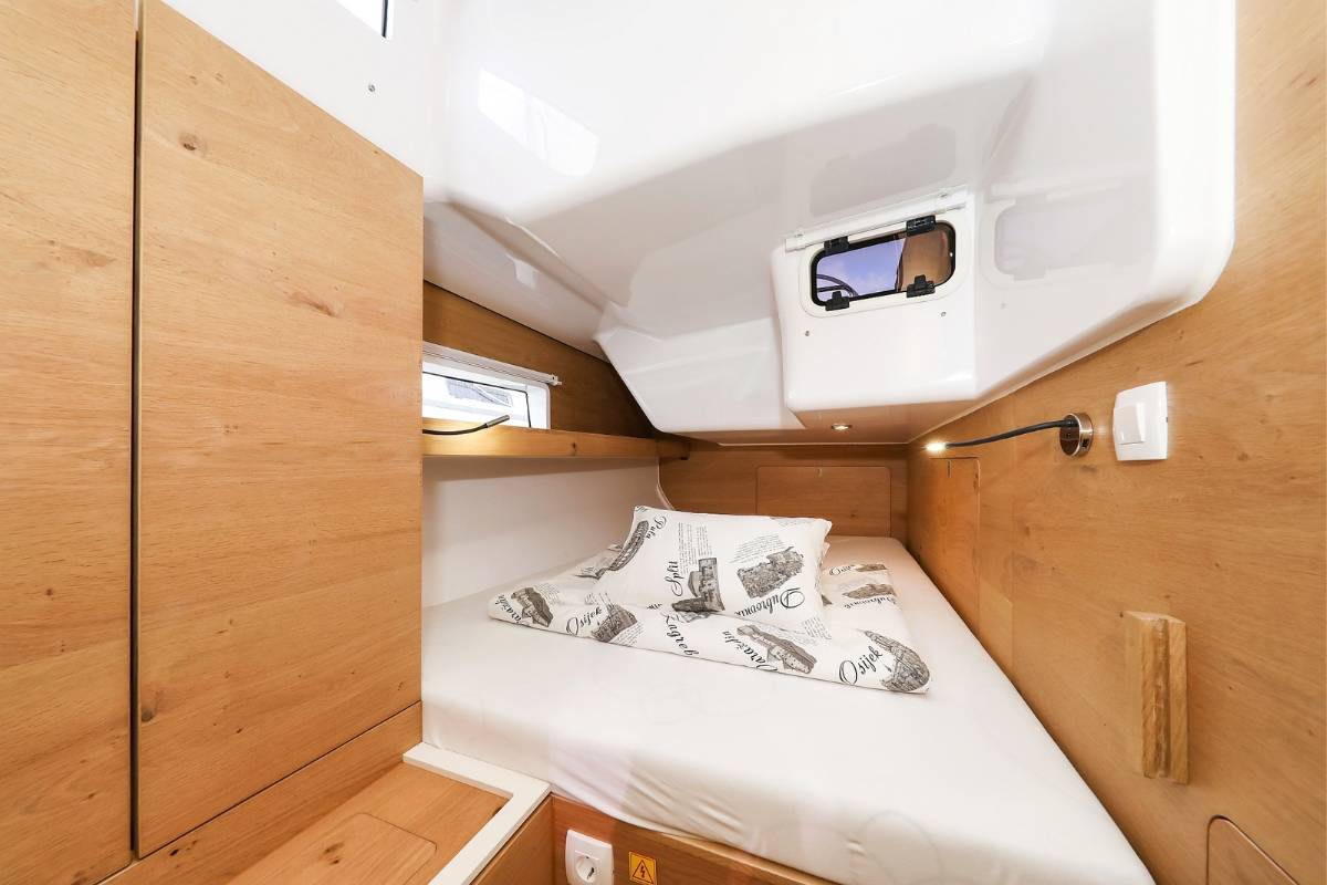 Elan Impression 45, Seppia | Yacht Charter Croatia