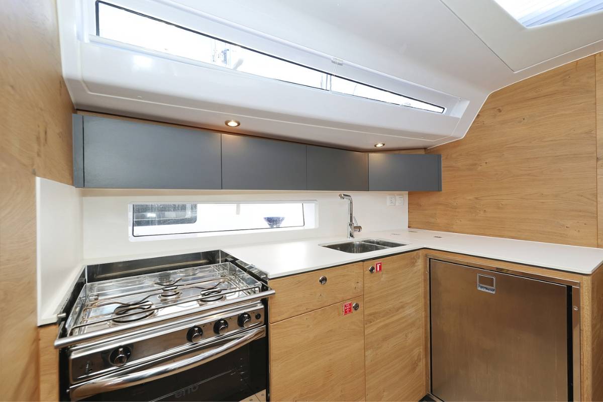 Elan Impression 45, Scarlett | Yacht Charter Croatia