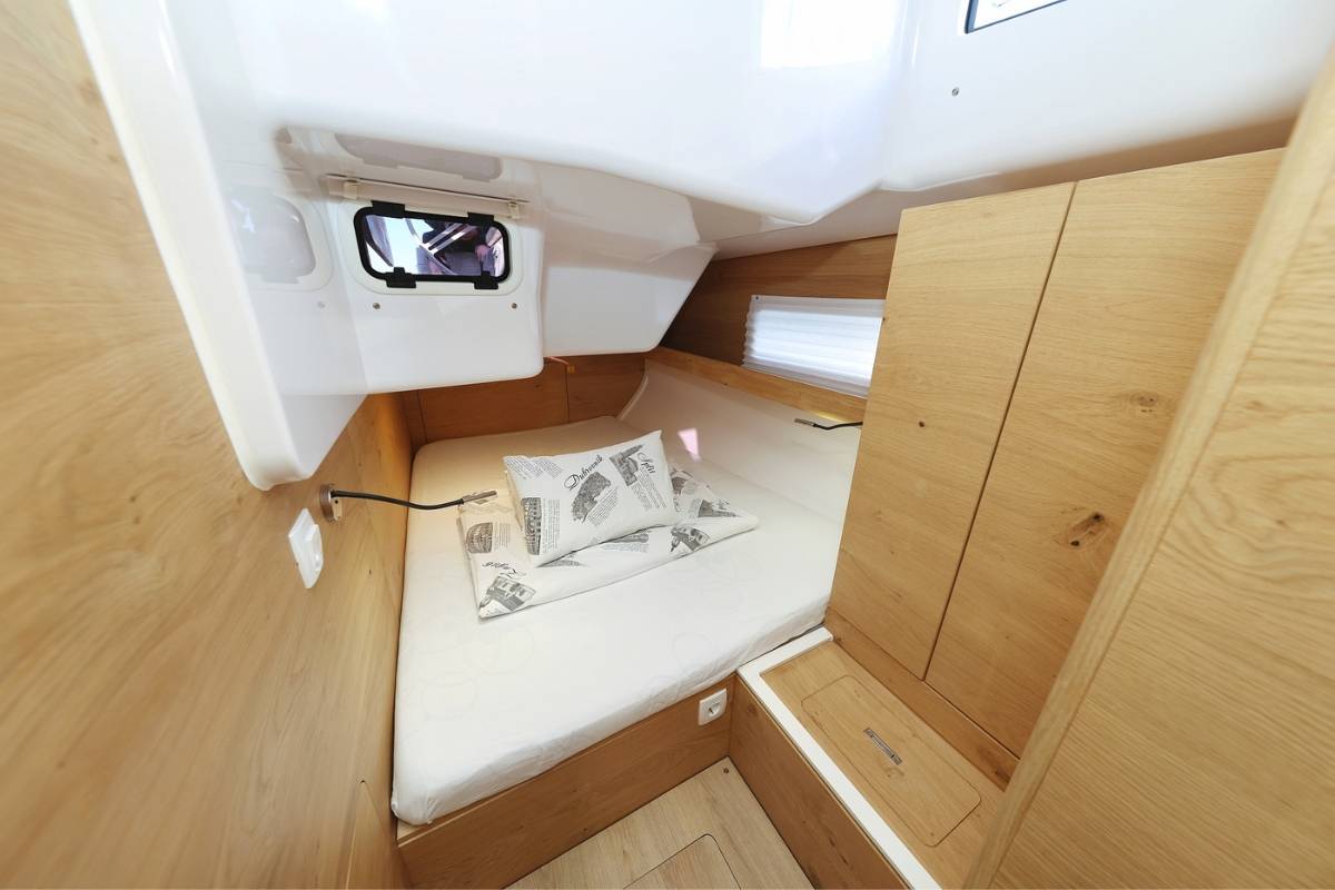 Elan Impression 45, Scarlett | Yacht Charter Croatia