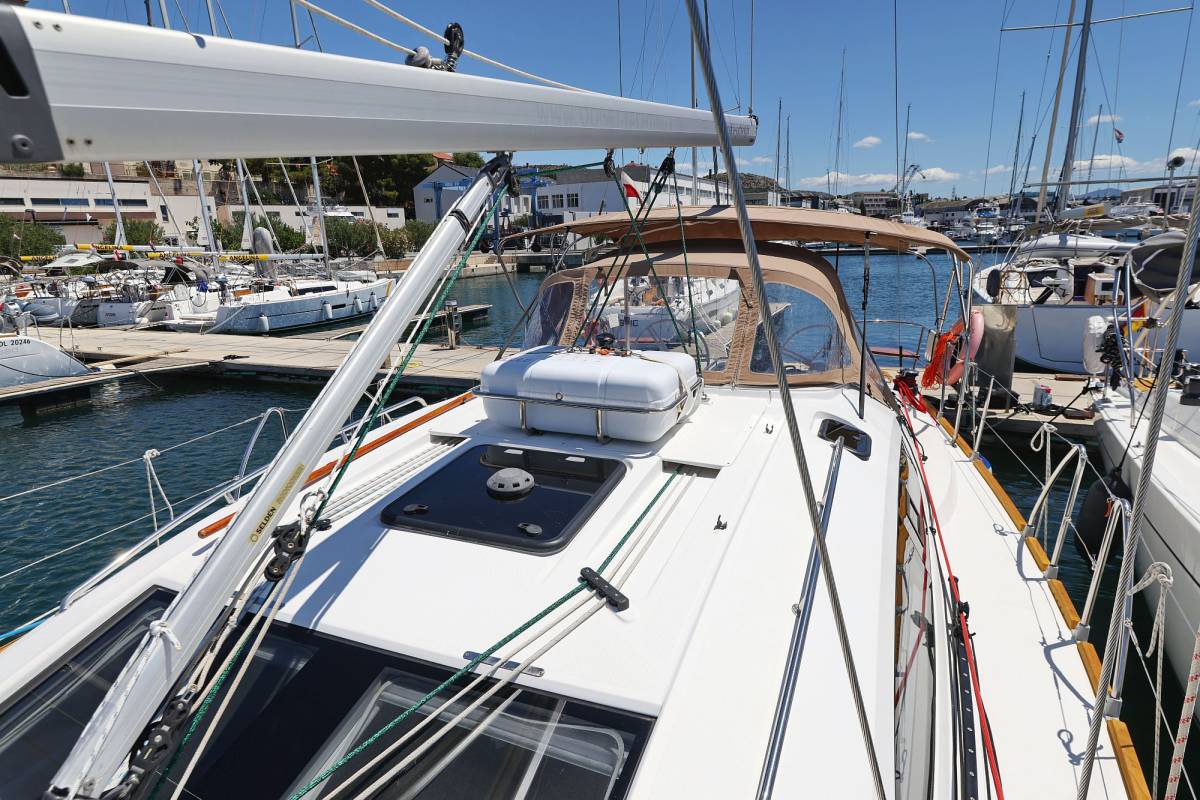 Elan Impression 45, Ibiss | Yacht Charter Croatia