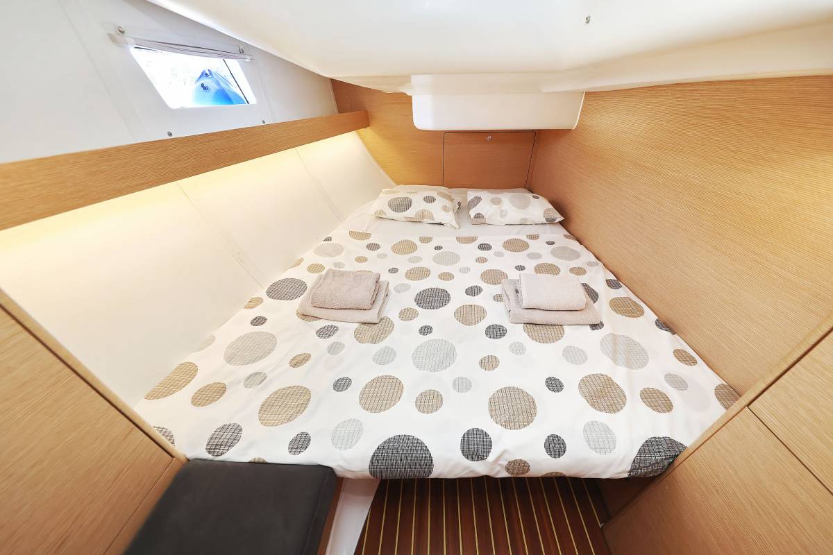 Elan Impression 45, Ibiss | Yacht Charter Croatia
