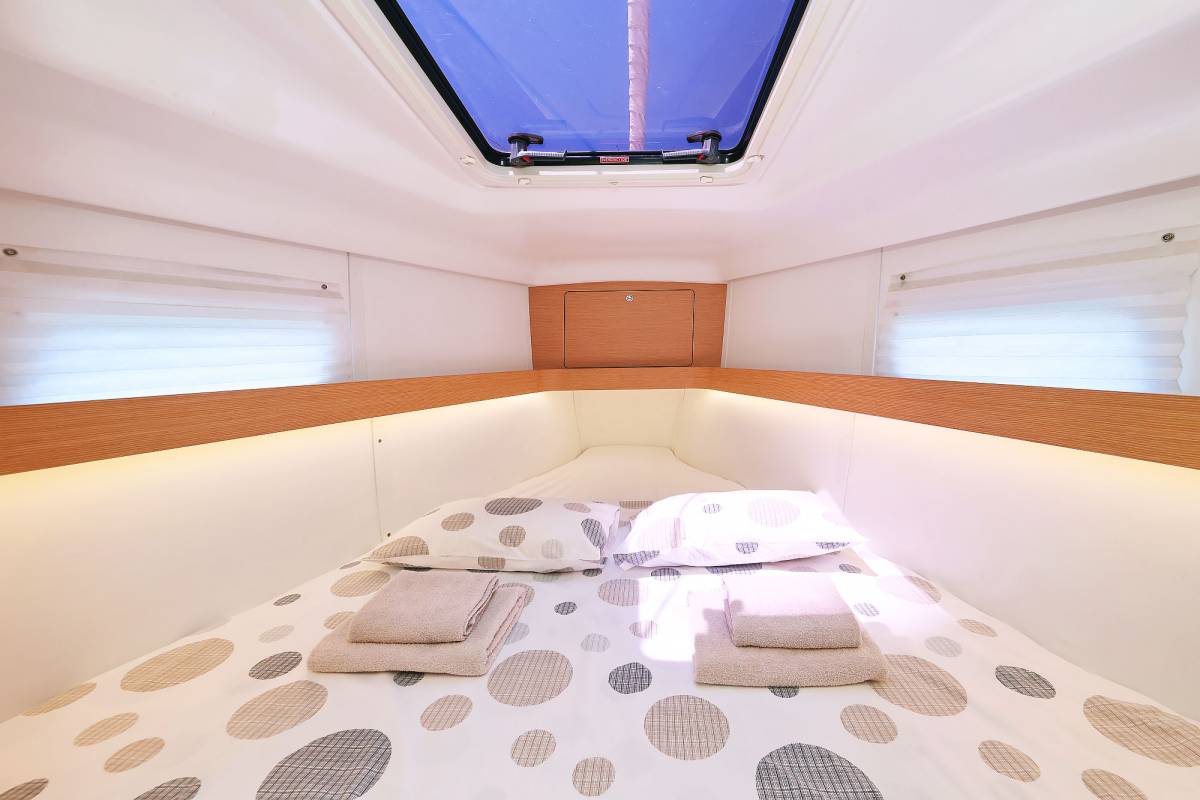 Elan Impression 45, Ibiss | Yacht Charter Croatia