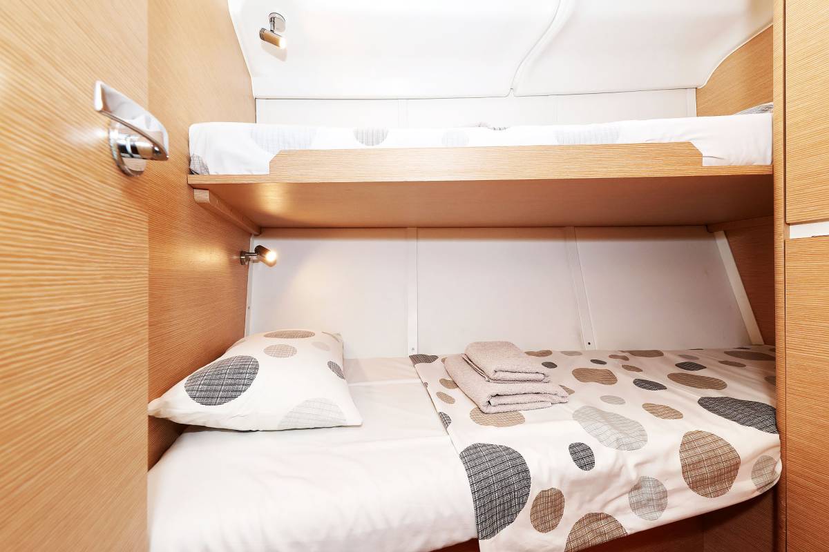 Elan Impression 45, Ibiss | Yacht Charter Croatia