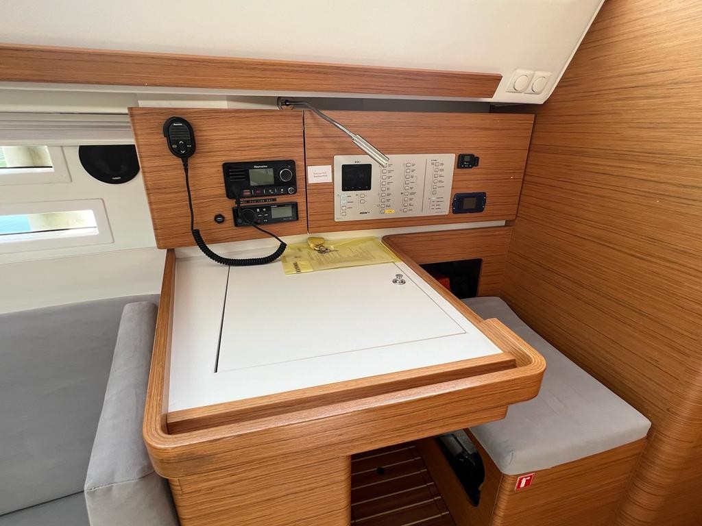Elan Impression 45, Kaminari | Yacht Charter Croatia