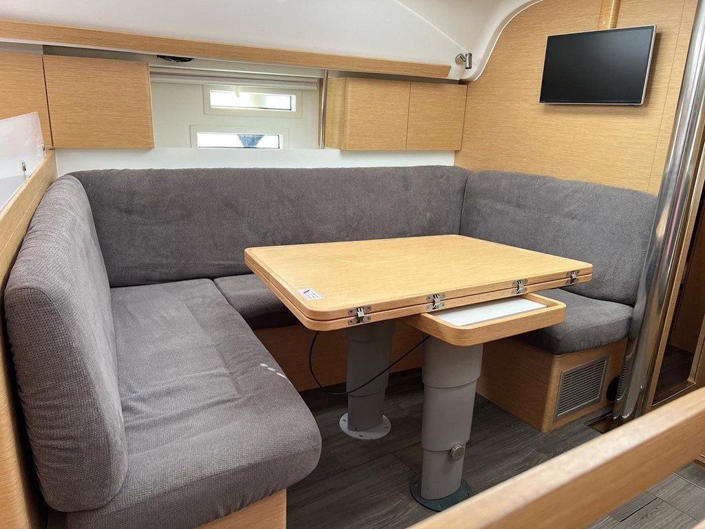 Elan Impression 45, Heidi | Yacht Charter Croatia