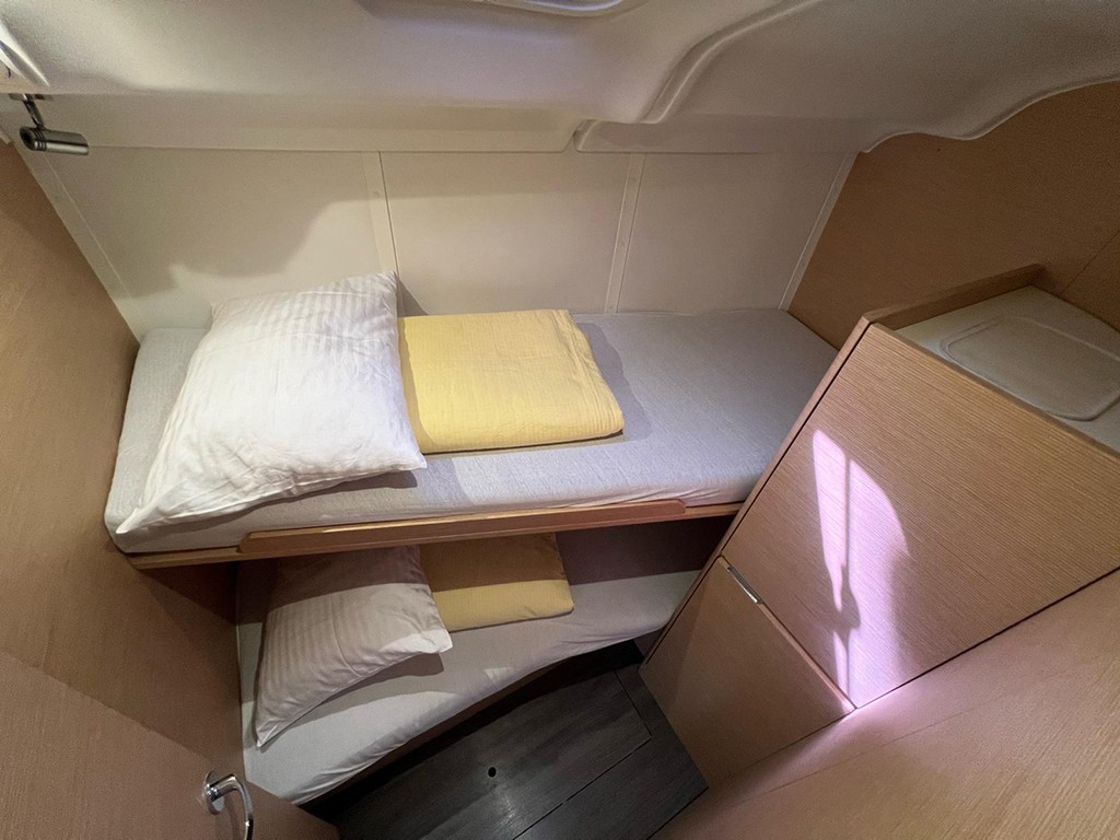 Elan Impression 45, Heidi | Yacht Charter Croatia
