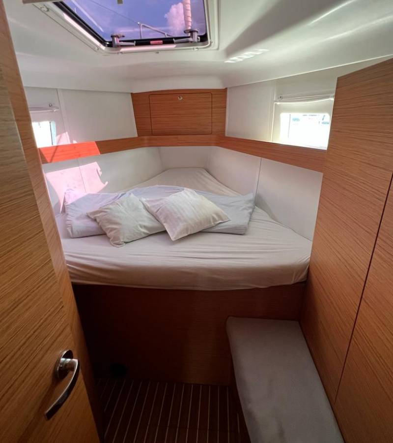 Elan Impression 45, Kaminari | Yacht Charter Croatia