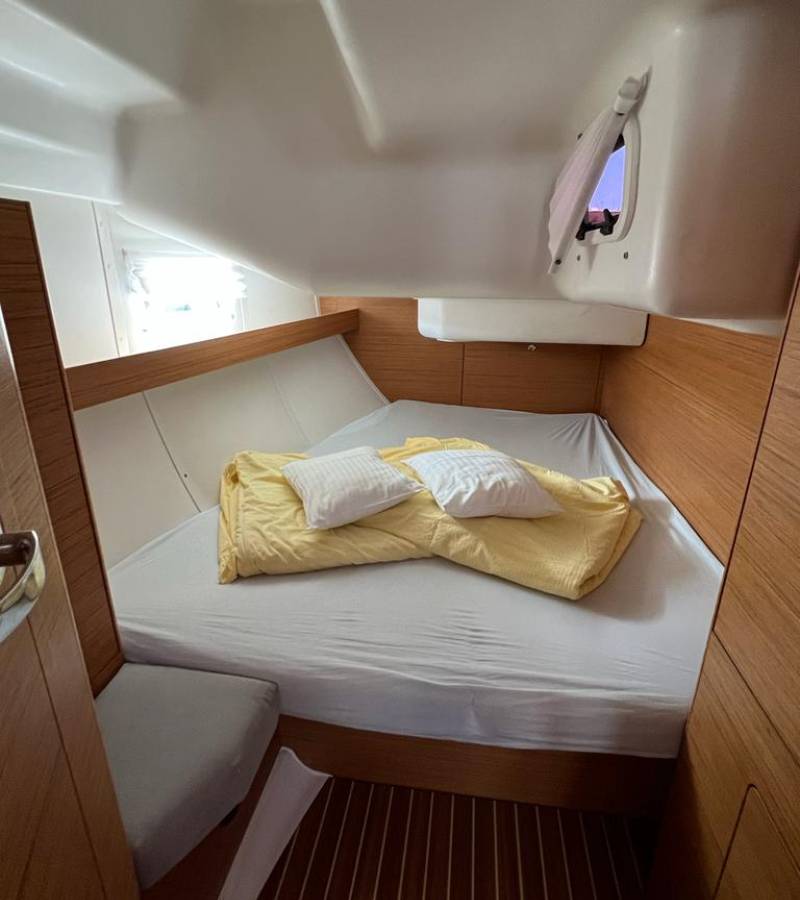 Elan Impression 45, Kaminari | Yacht Charter Croatia