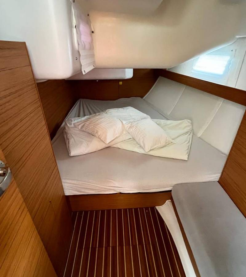 Elan Impression 45, Kaminari | Yacht Charter Croatia