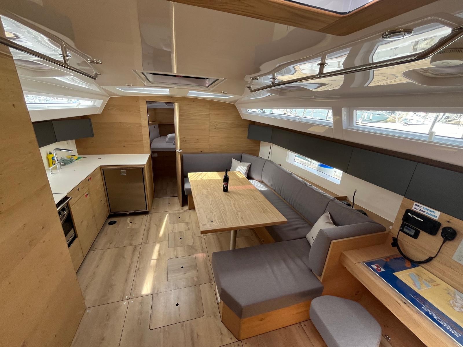 Elan Impression 45, Ollie | Yacht Charter Croatia