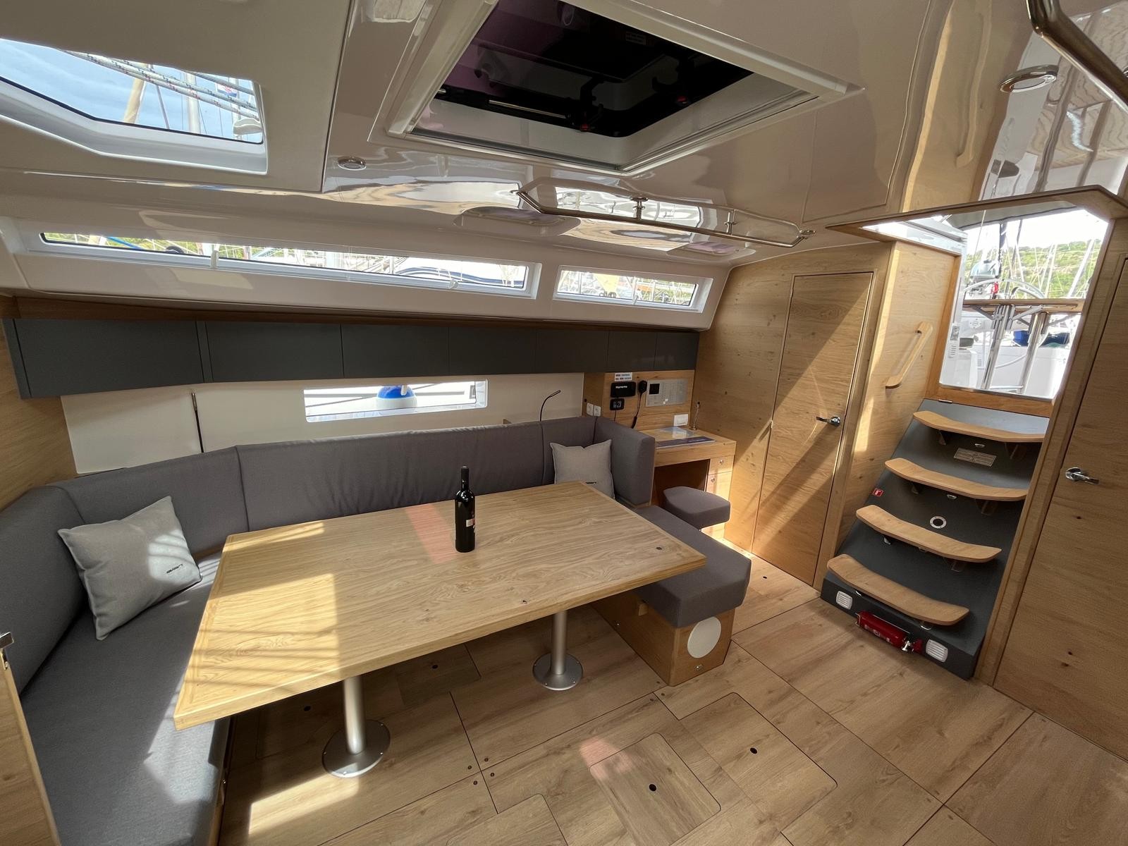 Elan Impression 45, Ollie | Yacht Charter Croatia