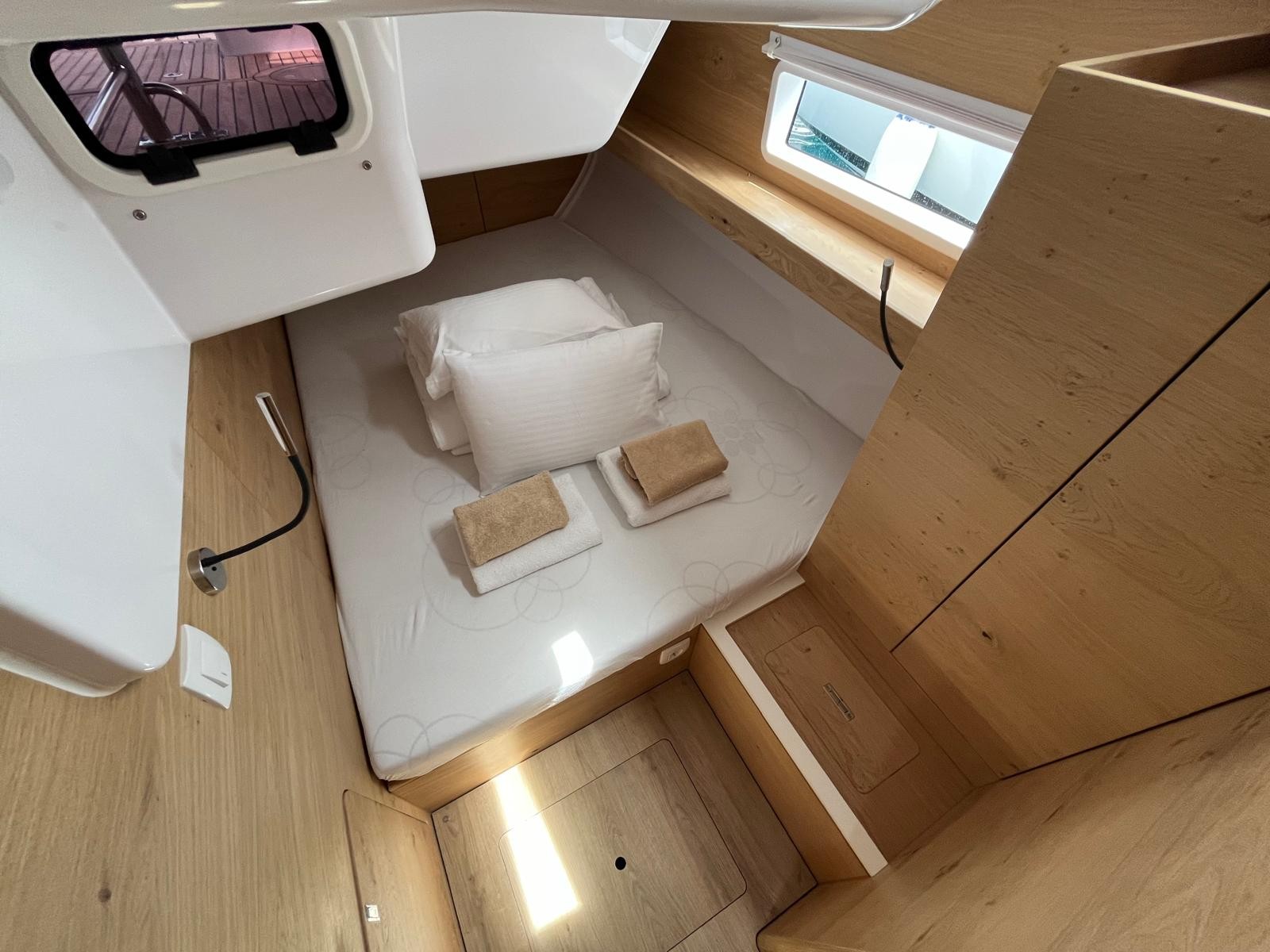 Elan Impression 45, Ollie | Yacht Charter Croatia