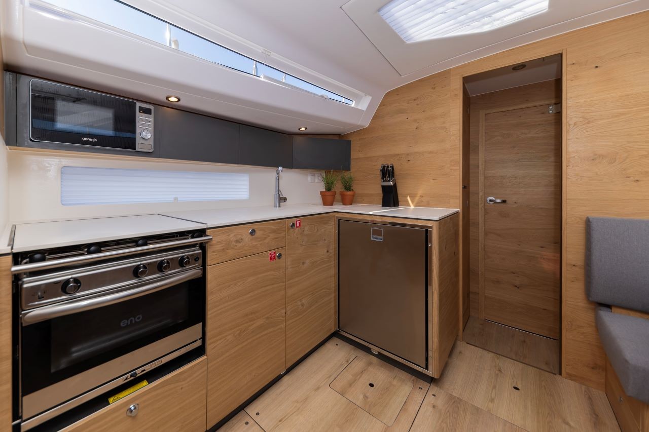 Elan Impression 45, Amaretto | Yacht Charter Croatia