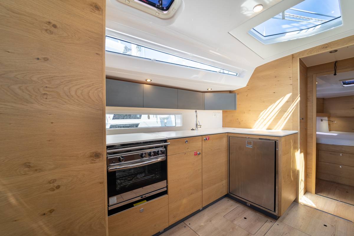 Elan Impression 45, Skipper's Girl | Yachtcharter Kroatien