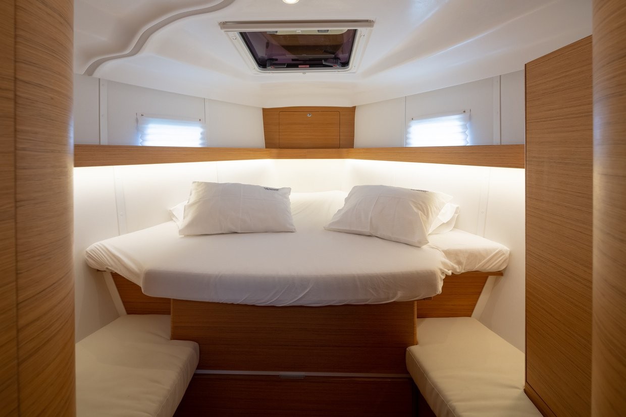 Elan Impression 45, Vera | Yacht Charter Croatia