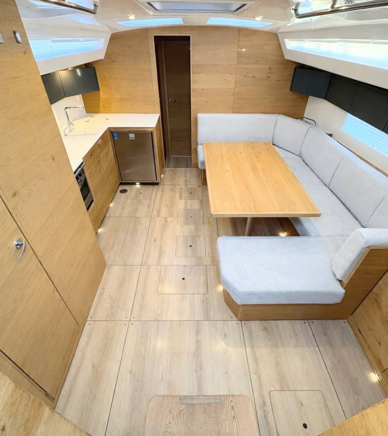 Elan Impression 45, First | Noleggio di Yacht Croazia