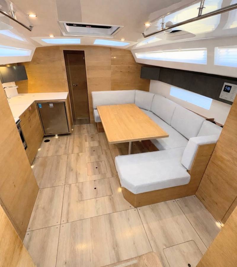 Elan Impression 45, First | Noleggio di Yacht Croazia