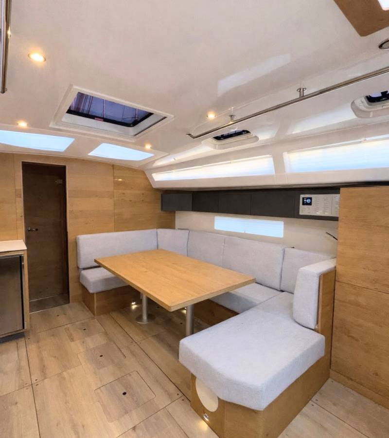 Elan Impression 45, First | Noleggio di Yacht Croazia