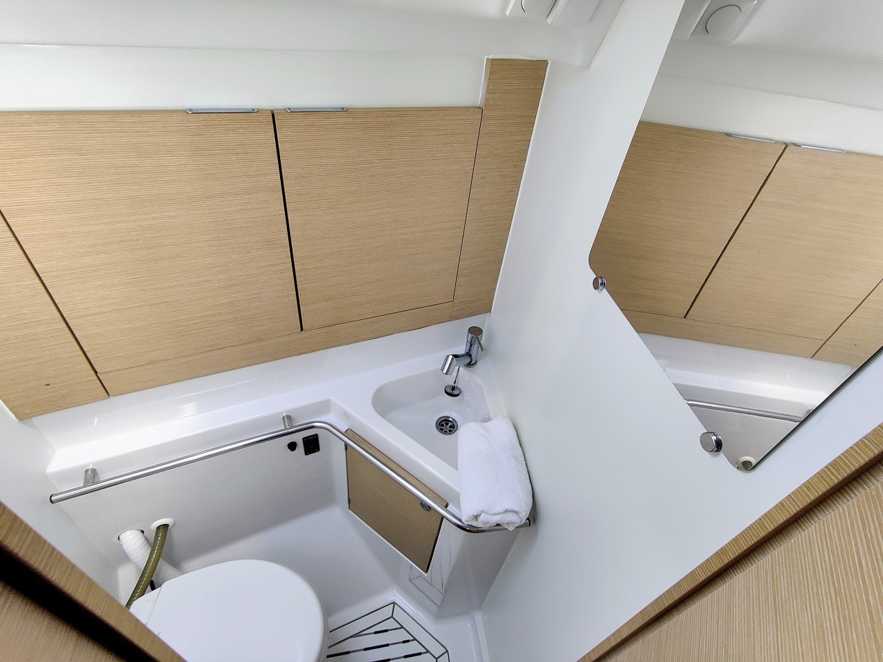 Elan Impression 45, Aciano | Yacht Charter Croatia