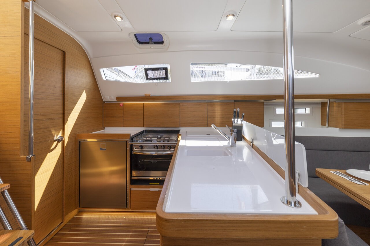 Elan Impression 45, Hotspot | Yacht Charter Croatia