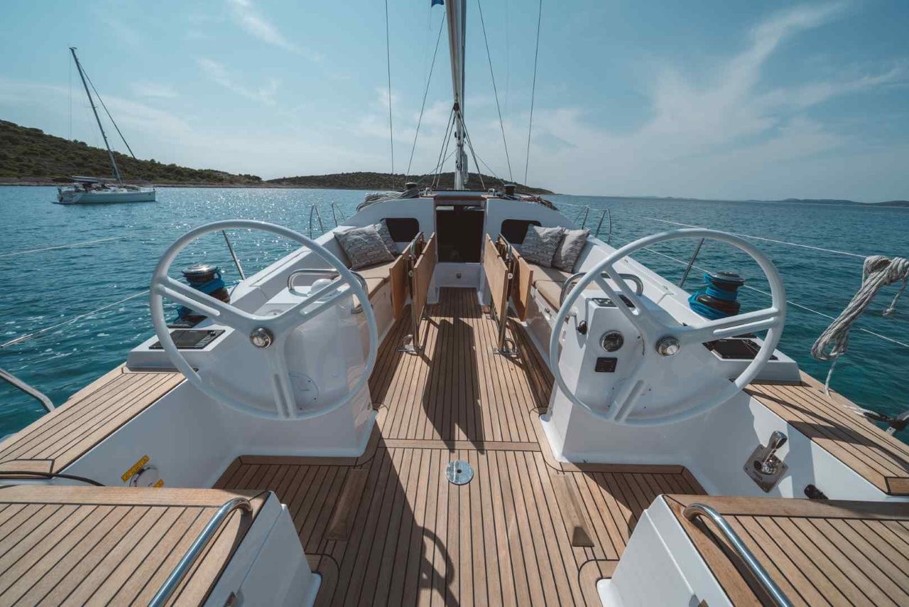 Elan Impression 45.1, Eva | Yacht Charter Croatia