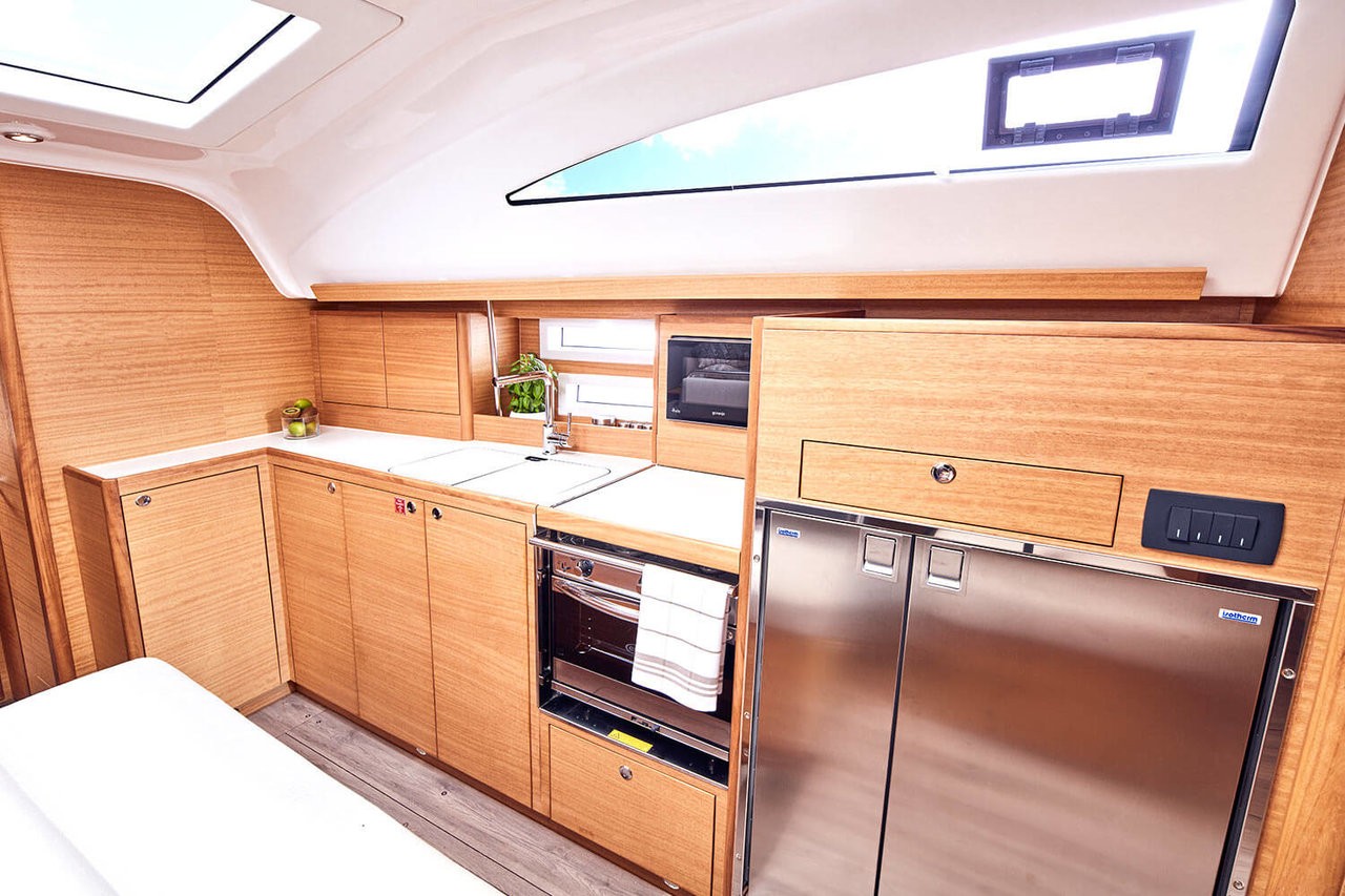 Elan Impression 45.1, Carolina | Yacht Charter Croatia