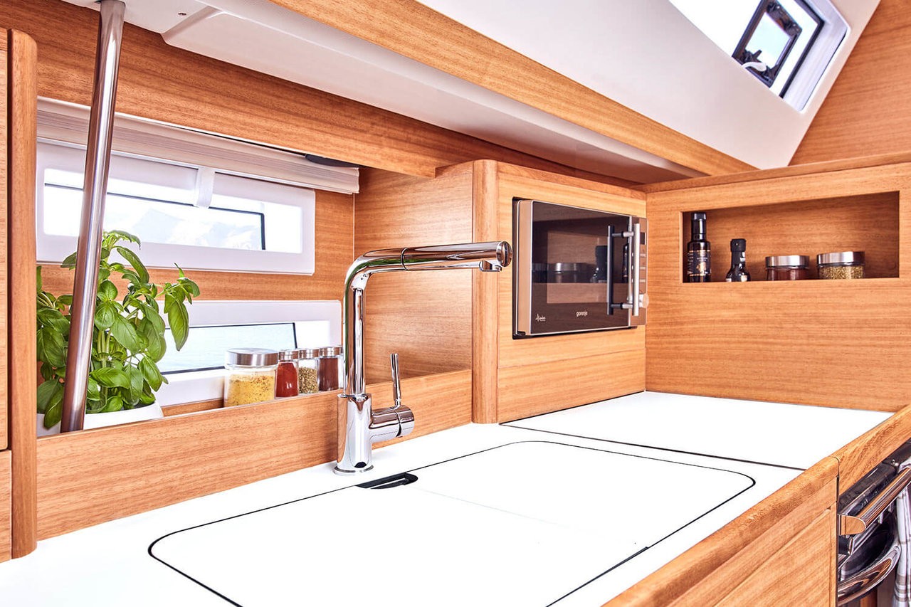 Elan Impression 45.1, Diana | Yacht Charter Croatia
