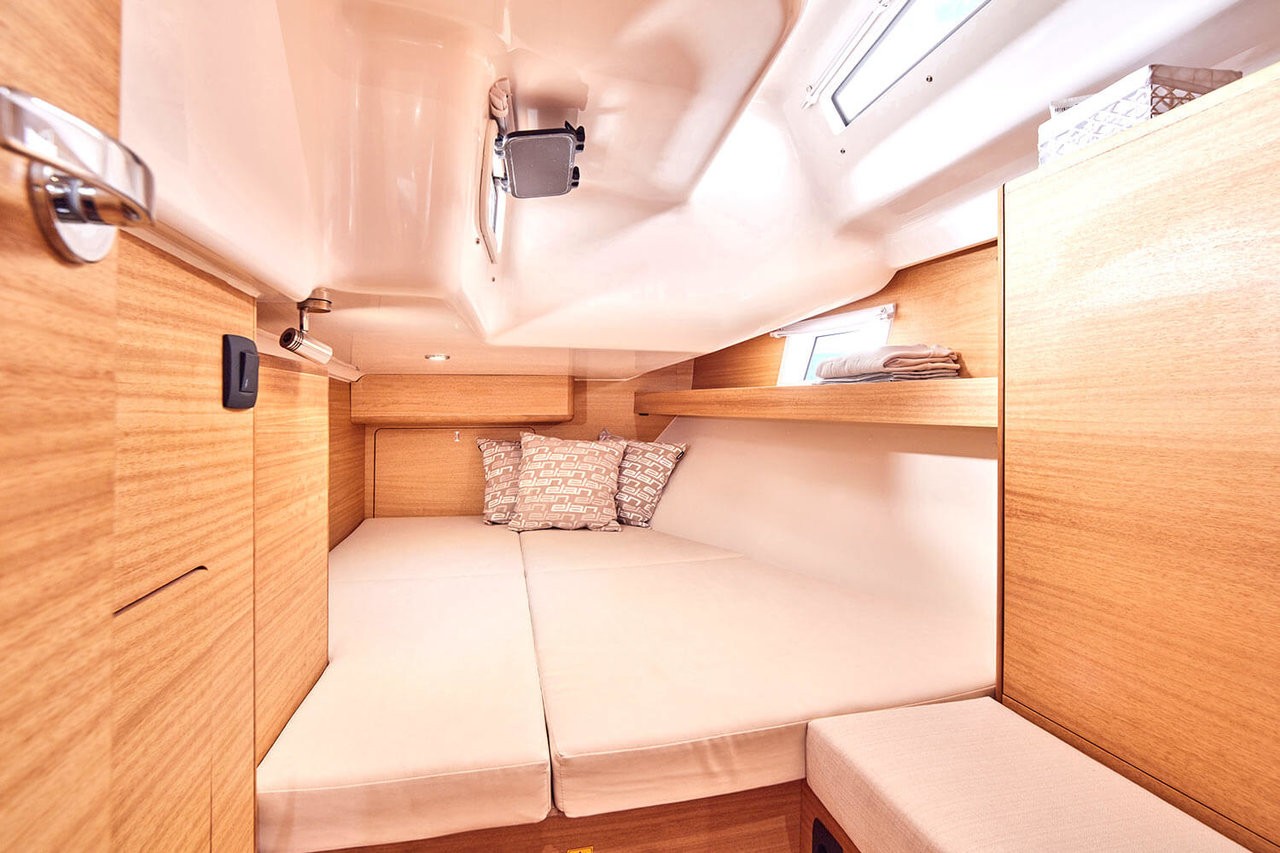 Elan Impression 45.1, Diana | Yacht Charter Croatia