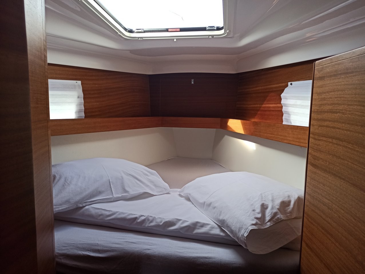 Elan Impression 45.1, AirTime 2 | Yacht Charter Croatia