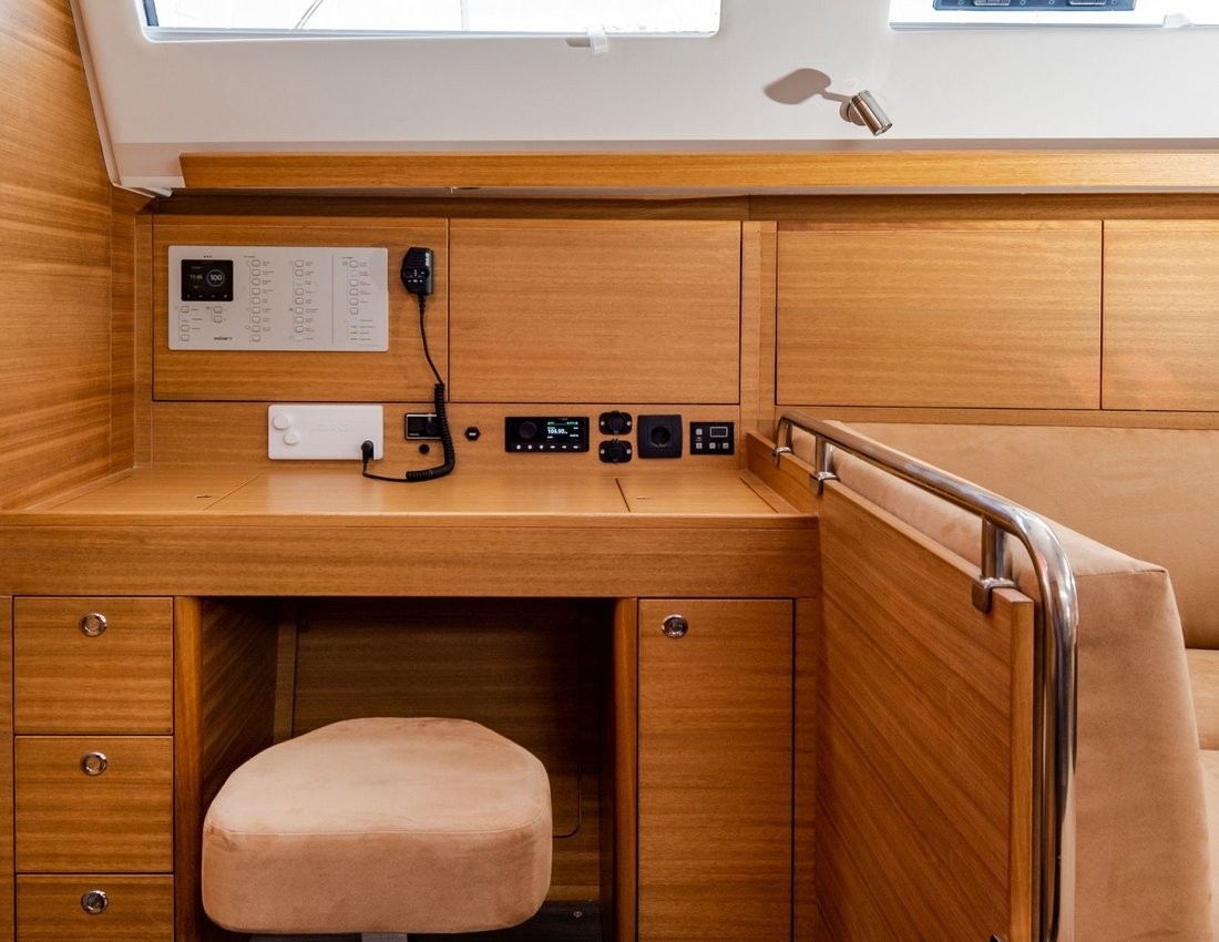 Elan Impression 45.1, Sax III | Yachtcharter Kroatien