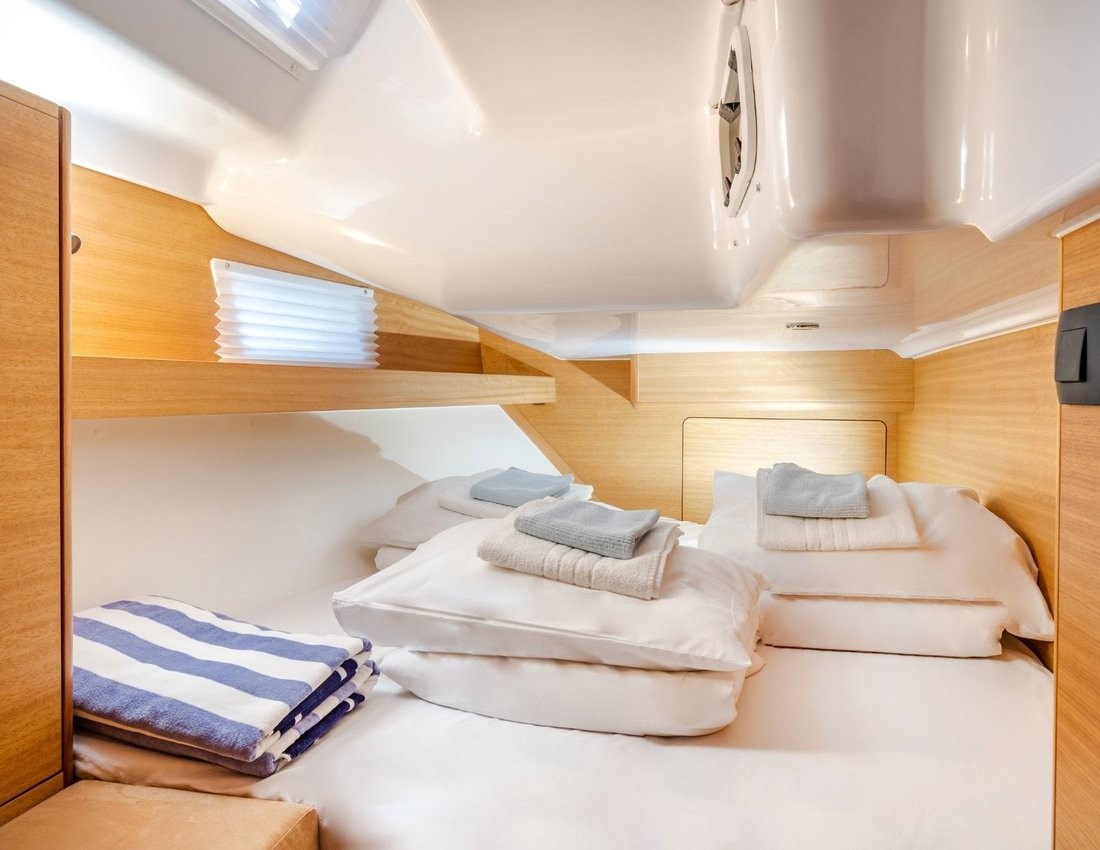 Elan Impression 45.1, Sax III | Yachtcharter Kroatien