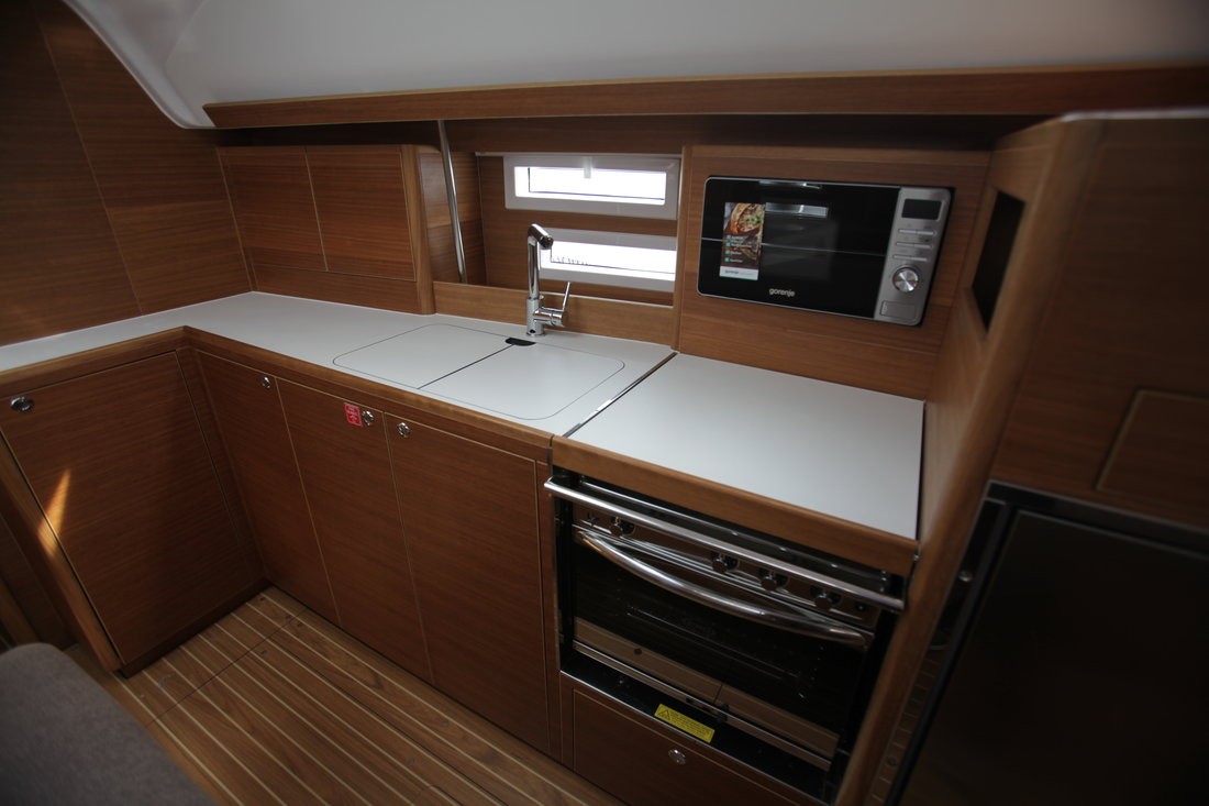 Elan Impression 45.1, Kristi | Yacht Charter Croatia