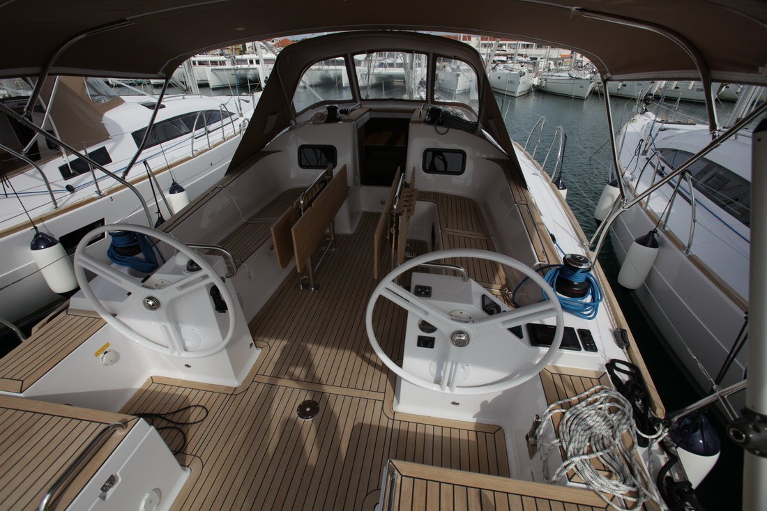 Elan Impression 45.1, Vikki | Yacht Charter Croatia