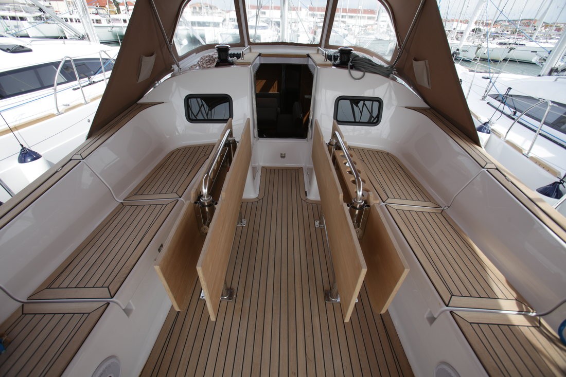 Elan Impression 45.1, Vikki | Yacht Charter Croatia