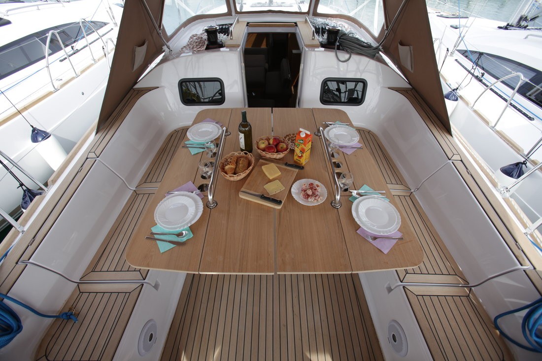 Elan Impression 45.1, Vikki | Yacht Charter Croatia