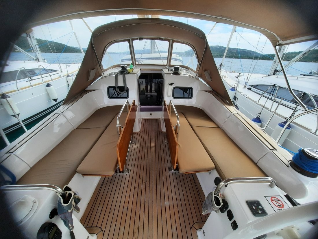 Elan Impression 45.1, Vikki | Yacht Charter Croatia
