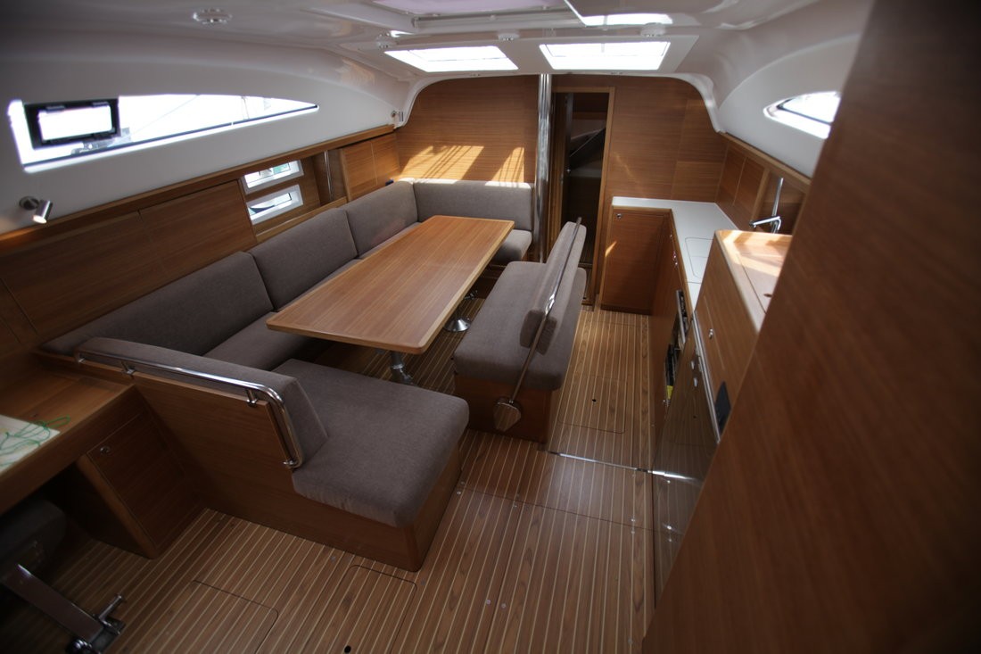 Elan Impression 45.1, Vikki | Yacht Charter Croatia