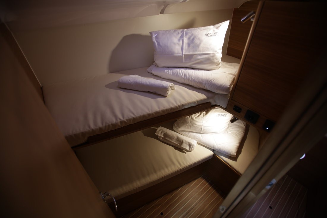 Elan Impression 45.1, Vikki | Yacht Charter Croatia