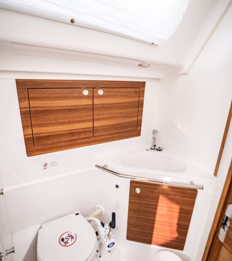 Elan Impression 45.1, Vikki | Yacht Charter Croatia