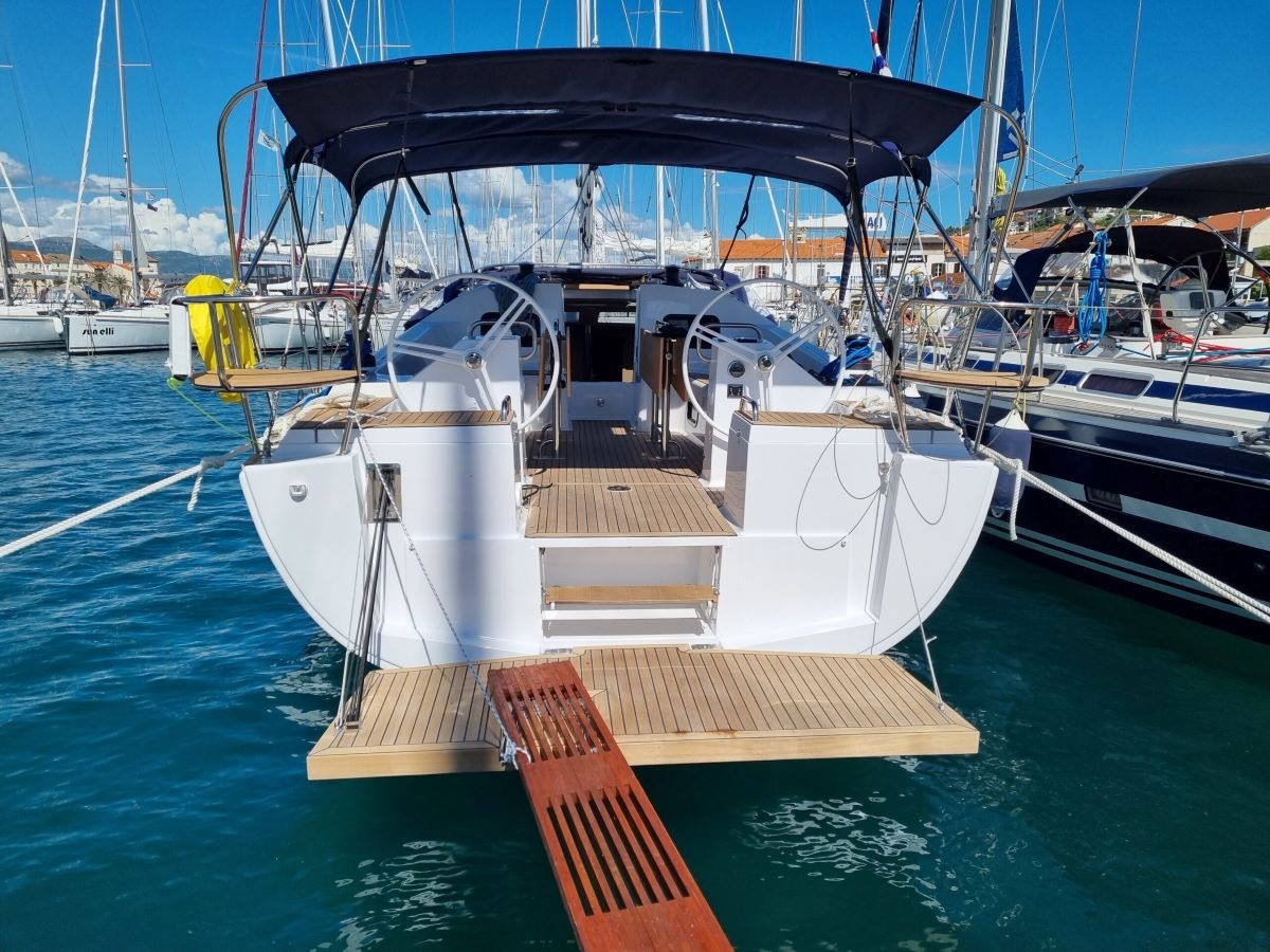 Elan Impression 45.1, Sokol | Yacht Charter Croatia