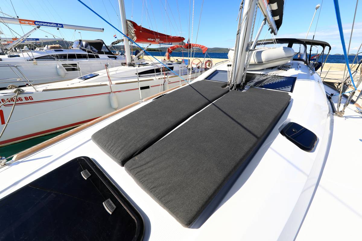 Elan Impression 45.1, Ianira | Yacht Charter Croatia