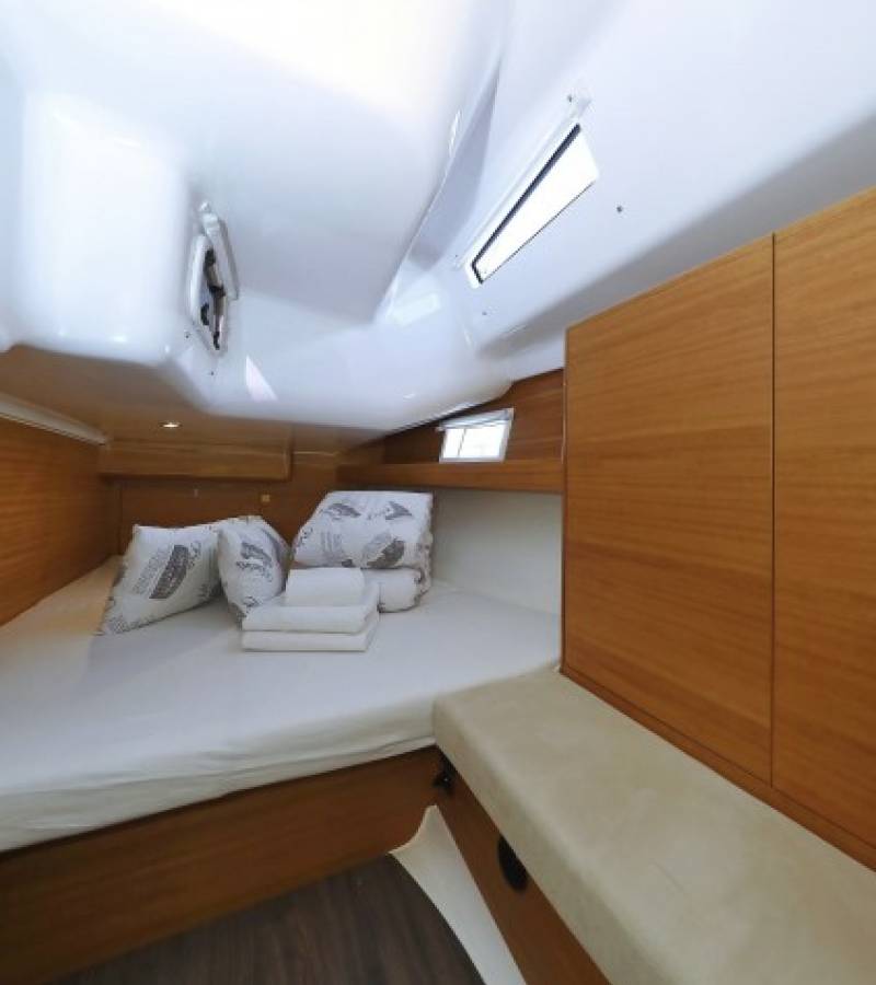 Elan Impression 45.1, Ianira | Yacht Charter Croatia