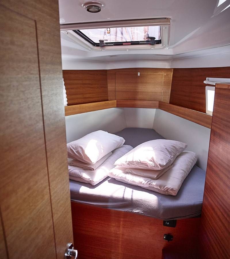 Elan Impression 45.1, Alina | Yacht Charter Croatia