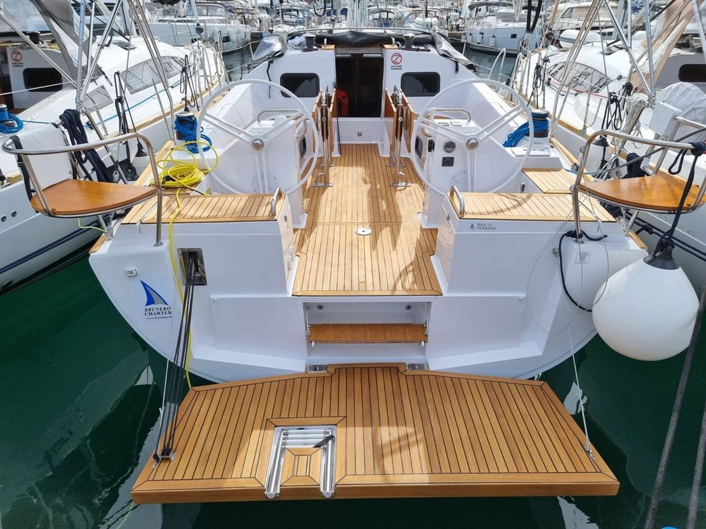 Elan Impression 45.1, Linea Uno | Yacht Charter Croatia