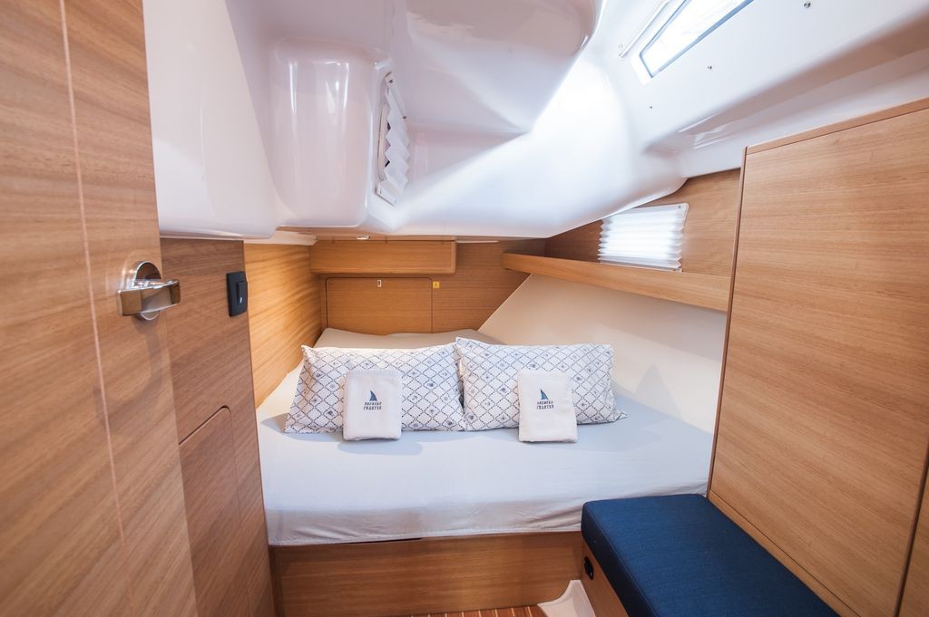 Elan Impression 45.1, Linea Uno | Yacht Charter Croatia